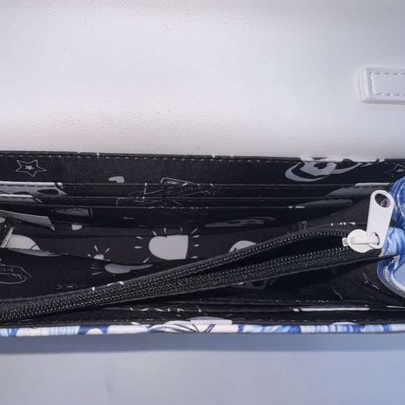 Betsey Johnson Handbag Crossbody Blue Floral Heart Chain Strap - Picture 5 of 9